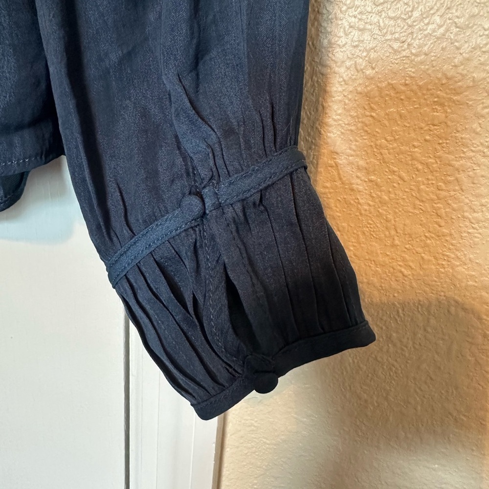 NWT Maison d’Amelie Blouse with button details - Picture 3 of 4